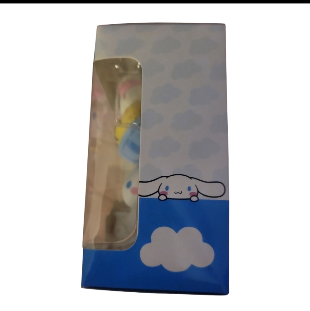 NIB Collectible Hello Kitty & Cinnamoroll & Banana Split Figurines Flocked 3+ - Picture 8 of 9